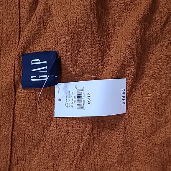 NWT rust orange cropped blouse (Gap brand) - Picture 2 of 3